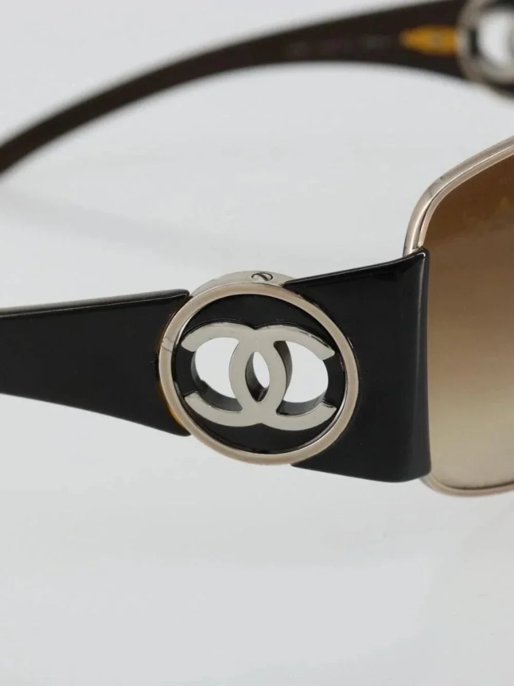 CHANEL brand	chanel color	brown